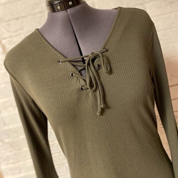 Cato's Green Ribbed Top Medium - Picture 1 of 7